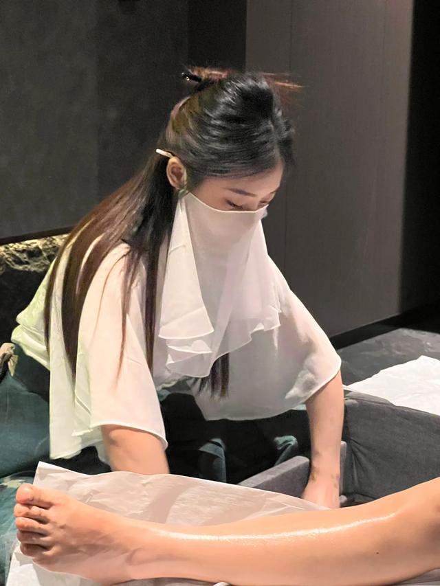 采耳店內(nèi)幕：女技師的輕柔式按摩，別有洞天