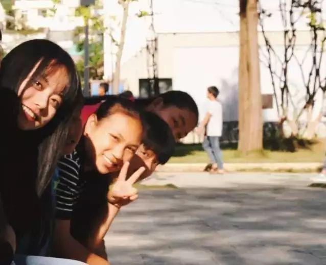 90后硬核美女學(xué)霸，山里“蹲”4年教5萬多孩子寫詩…