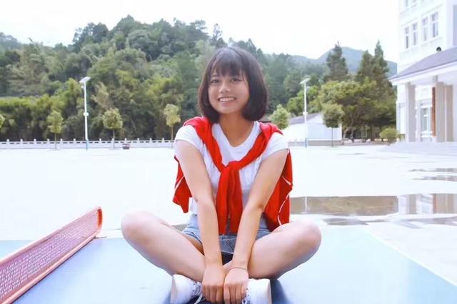 90后硬核美女學(xué)霸，山里“蹲”4年教5萬多孩子寫詩…