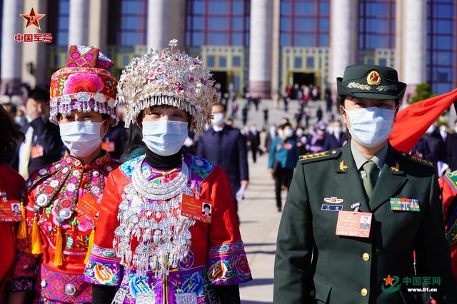 軍媒觀兩會丨高清組圖:兩會“她”風(fēng)采