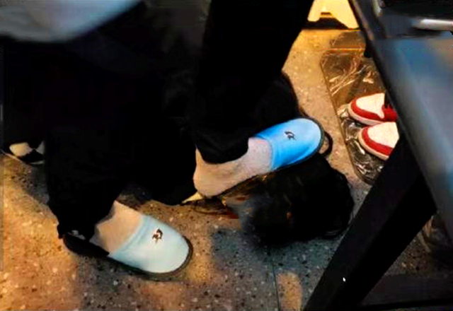 虎牙重慶低俗主播被永封，喝洗腳水吃腳皮？50元門票進群可扇耳光