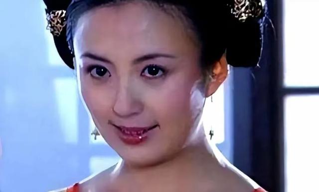 曾經(jīng)的央視最美主持，卻在拍戲時(shí)懷孕，今孩子已16歲生父依然成謎