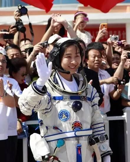 快來聽，中國第一位女航天員劉洋祝全國女同胞節(jié)日快樂了