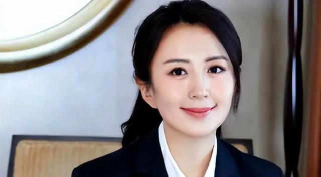 曾經(jīng)的央視最美主持，卻在拍戲時(shí)懷孕，今孩子已16歲生父依然成謎