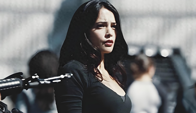 為藝術(shù)獻(xiàn)身的女星——“死亡飛車女主”娜塔麗·馬丁內(nèi)斯