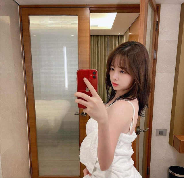 女主播下播忘關(guān)攝像頭，下播后行為震驚粉絲，一言不合就“塌房”