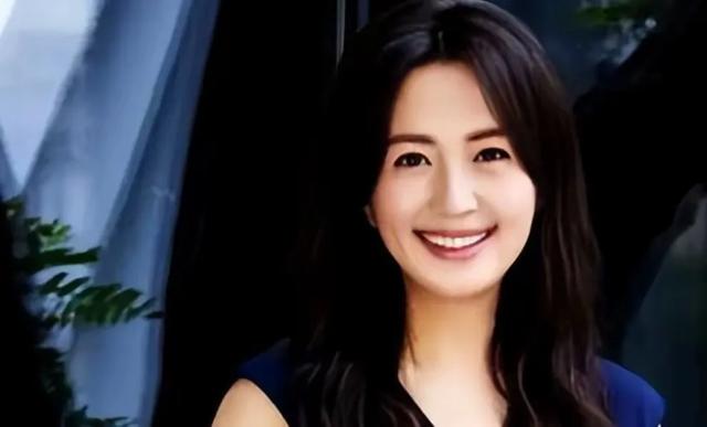 曾經(jīng)的央視最美主持，卻在拍戲時(shí)懷孕，今孩子已16歲生父依然成謎