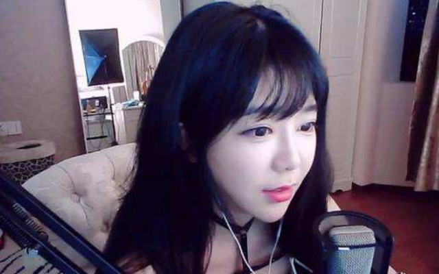 斗魚人氣女主播：魔王被稱最美，而她一首歌碾壓薛之謙和周杰倫