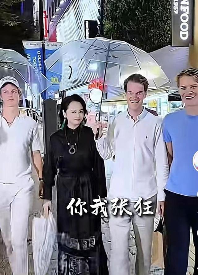 曹穎近況惹熱議！在韓國夜市小店賣貨，濃妝艷抹，網(wǎng)友傻眼認(rèn)不出