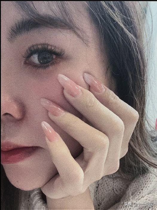 浪胃仙徹底放飛自我，曬美照越來越女性化，直言不在意他人看法