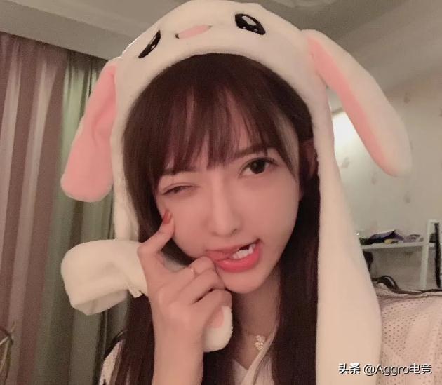 斗魚舞蹈一姐停播后回歸，跳舞4小時(shí)僅賺3209塊，還是和榜1玩爽？