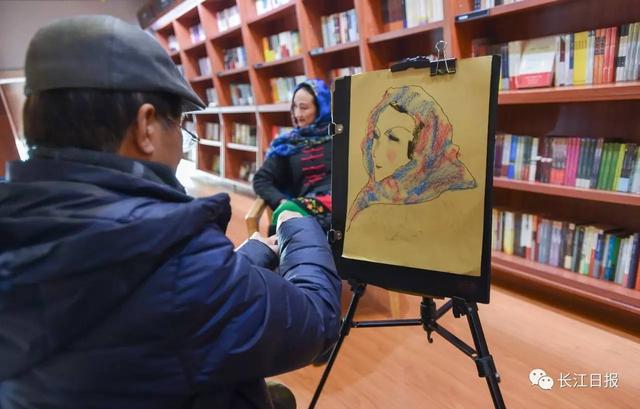 這位武漢畫(huà)家筆下的女人風(fēng)情萬(wàn)種，有一種人卻堅(jiān)決不畫(huà)！