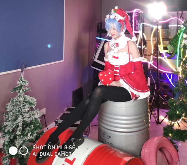 解說(shuō)琪琪COS貂蟬，黑絲大長(zhǎng)腿，身材絕佳，和張?zhí)鞇?ài)氣質(zhì)不同