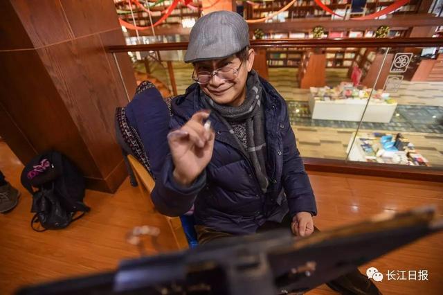 這位武漢畫(huà)家筆下的女人風(fēng)情萬(wàn)種，有一種人卻堅(jiān)決不畫(huà)！