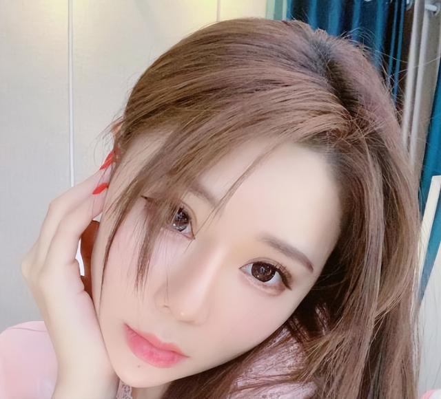 直播說漏嘴？一女主播說出兩條后路，網(wǎng)友：居然還能這樣？