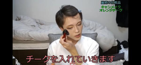 日本資深女裝大佬化妝前后對比驚人，七尺大漢秒變蘿莉？急需緩緩