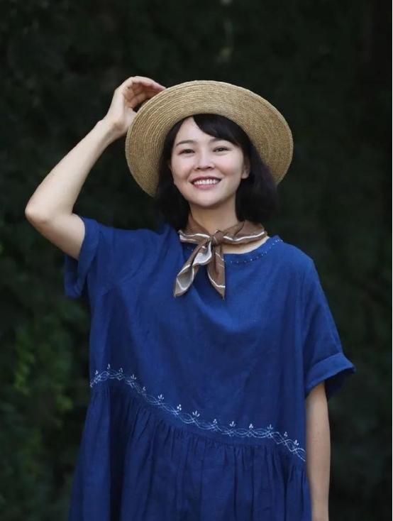 不當名人當村姑，39歲帶三個娃隱居鄉(xiāng)間，她如今現(xiàn)狀如何？