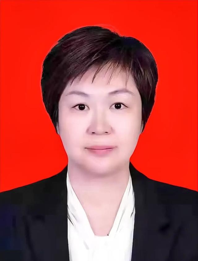 《從教師到市委常委：一個女干部的沉淪之路》