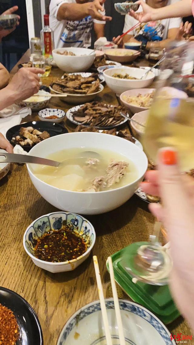 泰囧？泰困！成都女主播“滯留”泰國(guó)27天：面朝大海也索然無(wú)味，正常生活才最可貴