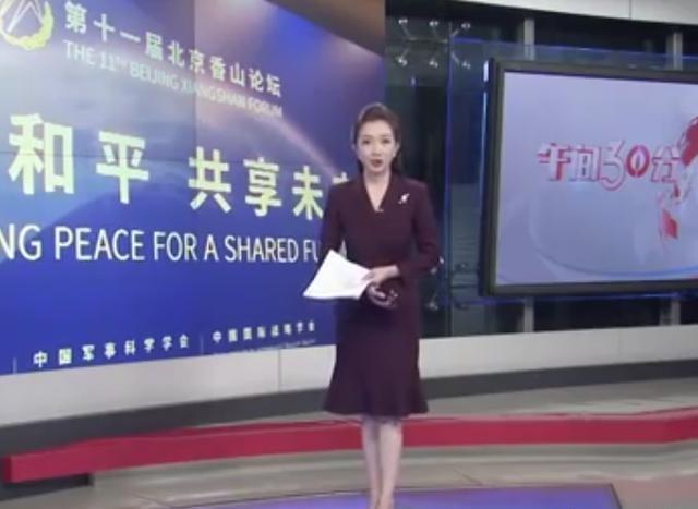 東方衛(wèi)視四大美女主持，直播中愛穿高跟、黑絲襪