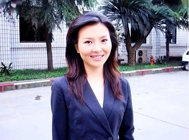 不當名人當村姑，39歲帶三個娃隱居鄉(xiāng)間，她如今現(xiàn)狀如何？