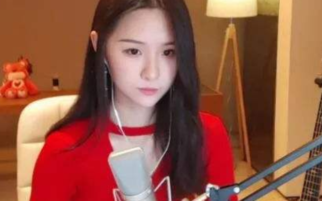 斗魚人氣女主播：魔王被稱最美，而她一首歌碾壓薛之謙和周杰倫