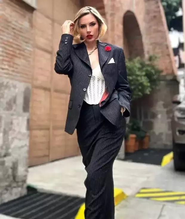 歐冠節(jié)目女主持人走紅網(wǎng)絡(luò) 高顏值+魔鬼身材