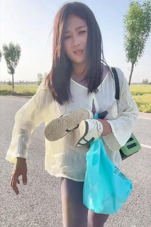 女子零度戶外直播跳舞，女子因單薄衣著遭舉報(bào)