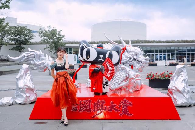 一夜爆賣4500萬！李佳琦“變裝”，投資人追捧，又一百億新市場(chǎng)