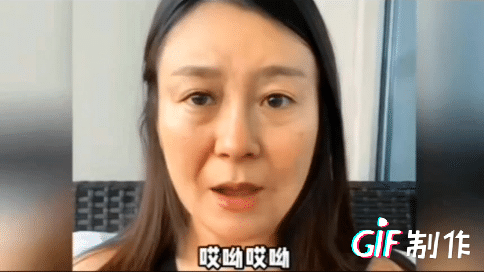 笑死人，看看直播關美顏后，女主播的表情變化，小撒直夸自己帥呆