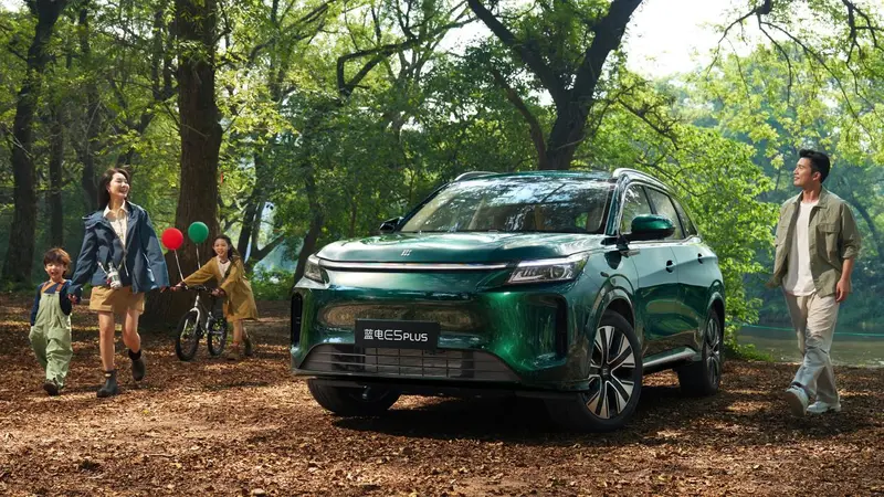 藍電E5 PLUS新推出 165km長續(xù)航先享版：9.98萬元，這價格太無敵了！